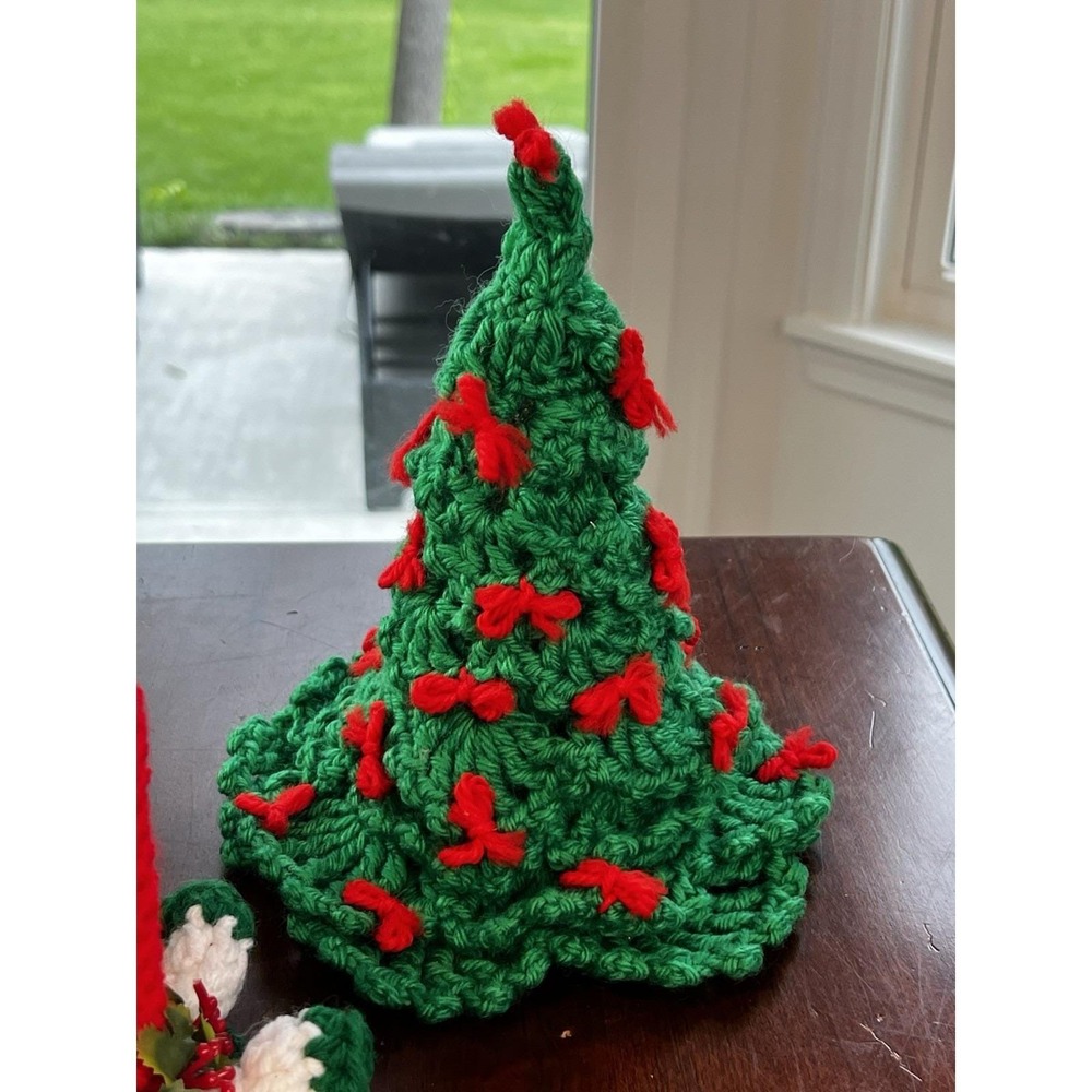 Vintage Crocheted Christmas Trees Green, White, Red Bows And Red Candle Handmade - Picture 5 of 10